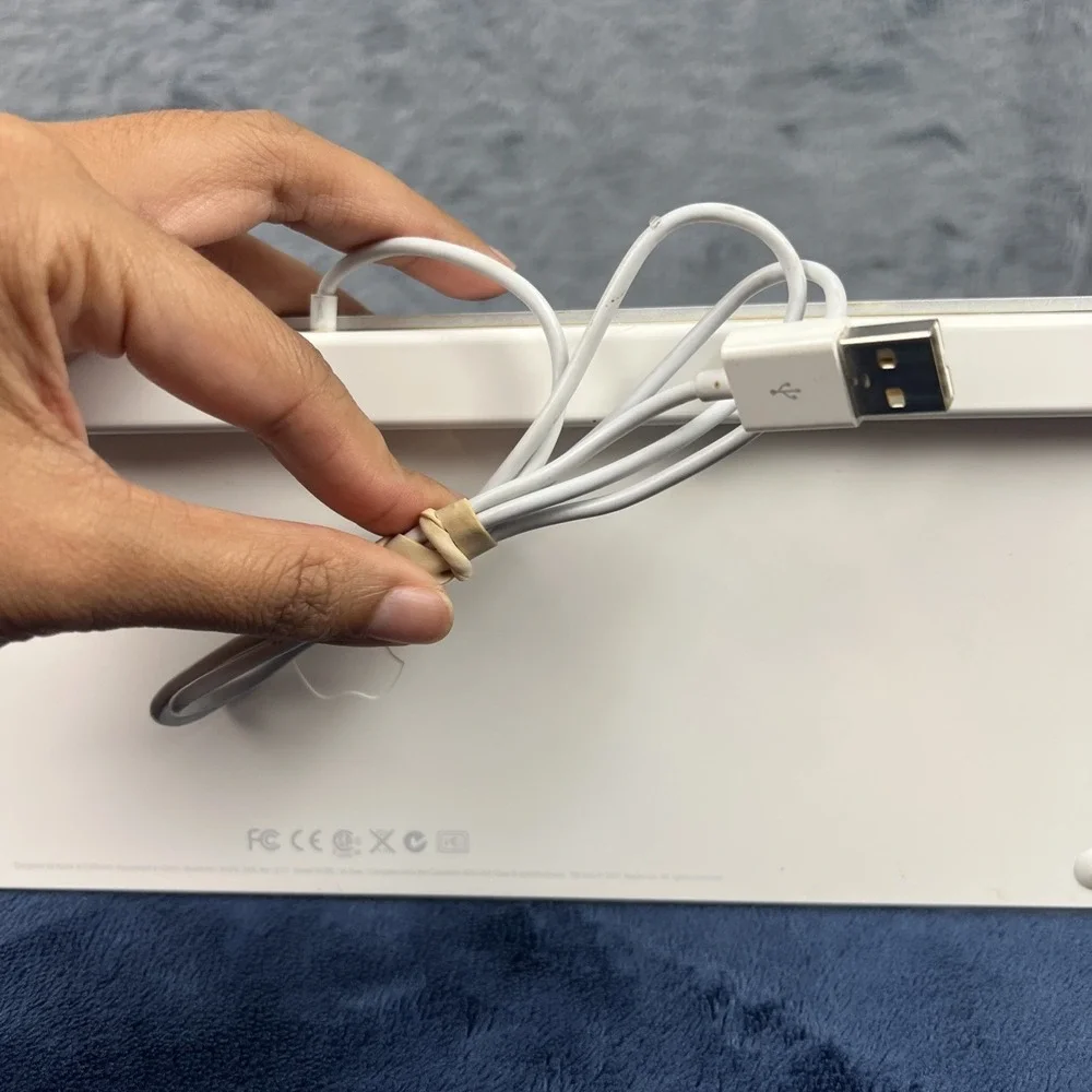 Apple OEM A1243 Aluminum USB Wired Keyboard - Numerical Keypad (For Parts Only)‎
